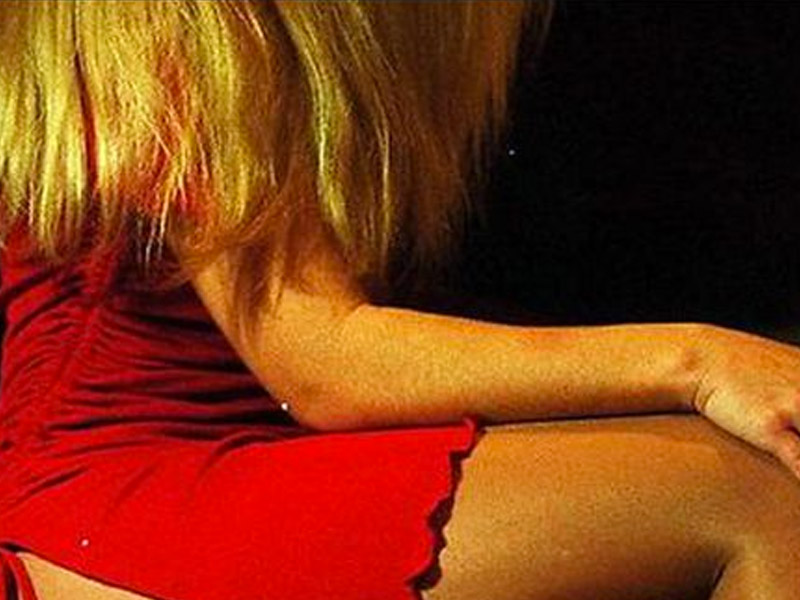 Baldızının şəkillərini kəsib, çılpaq qadınların üzünə yapışdırdı - FOTO