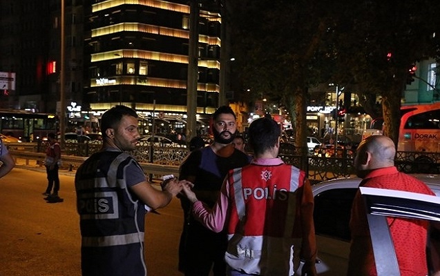 İstanbulda 5 min polis səfərbər oldu - Fotolar