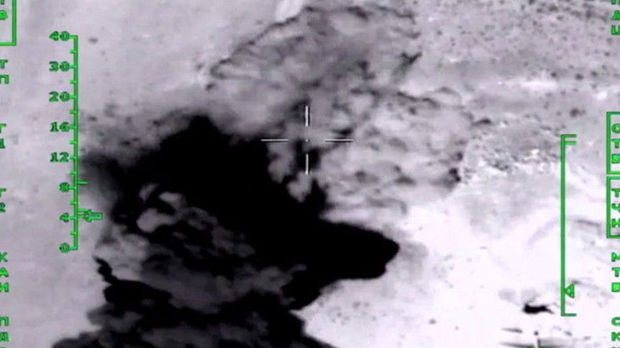 İŞİD hədəflərinə endirilən aviazərbələrin görüntüsü yayıldı – VİDEO