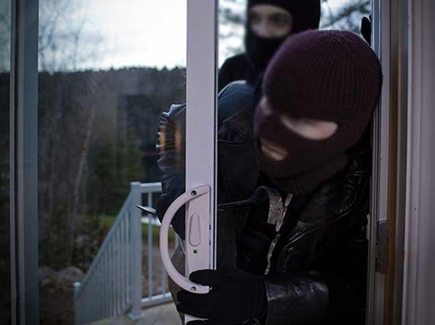 Bakıda oğurluq edən qrup saxlanıldı: aralarında qadın da var