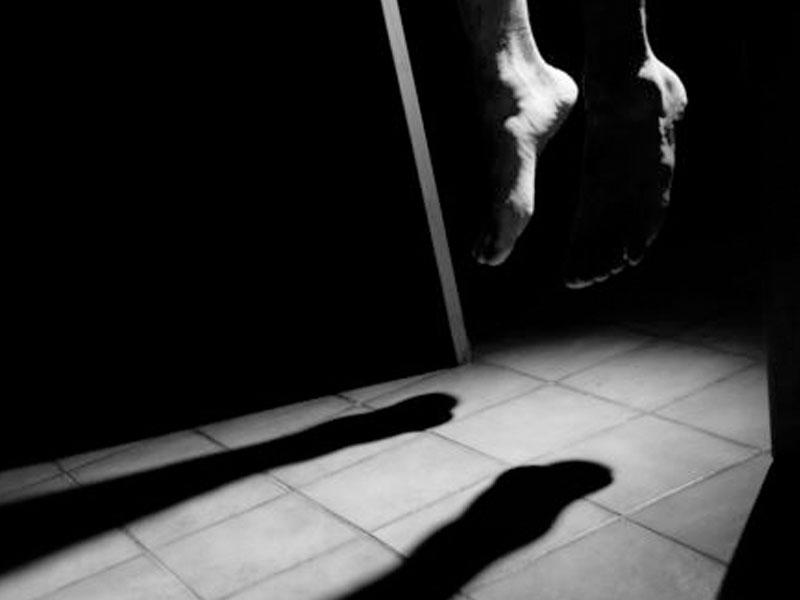 Abşeronda 26 yaşlı oğlan özünü tövlədə asdı