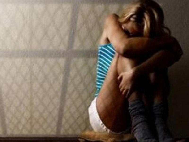 Bakıdakı gecə klubunda qız döyüldü