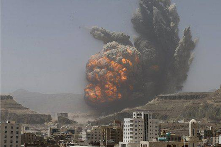 SON DƏQİQƏ Yəməndə oteli havadan bombaladılar — 30 ölü 