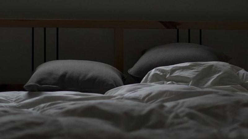 Yevlaxda dəhşətli qətl: “Ayıldım ki, bir kişi üstümə çıxıb, elə bildim ərimdi”