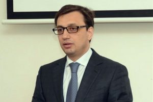 Maliyyə Bazarlarına Nəzarət Palatasının rəhbəri haqda ilginc iddialar: RÜFƏT ASLANLININ DƏBDƏBƏLİ HƏYATI