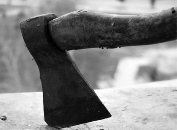 Ağsuda arvad ərini baltaladı