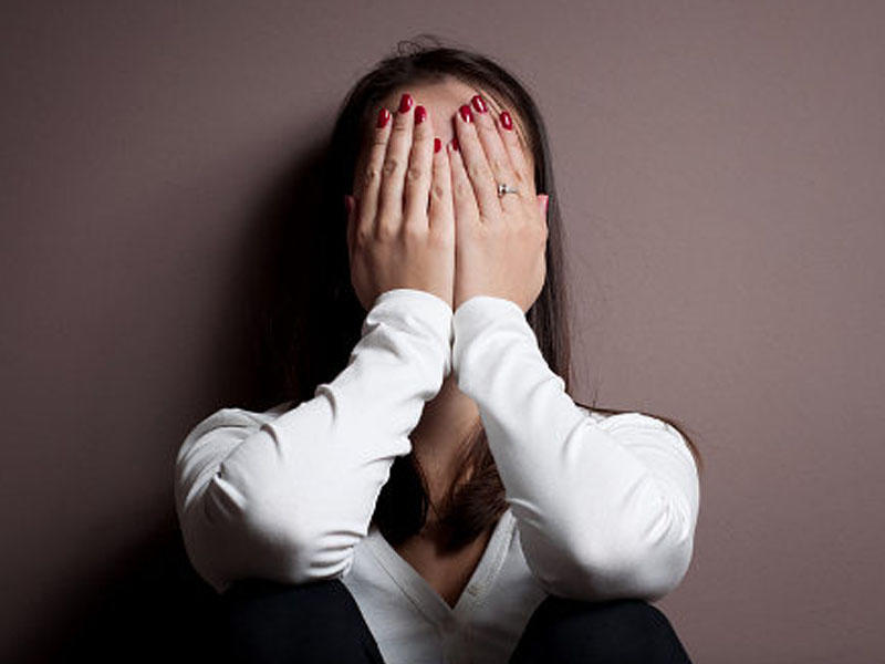 Bakıdakı evini 3 manata, doğma qızını 30 manata satmış qadın - FOTO