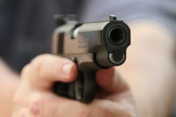 Məhkəmə binasında atışma: yaralılar var