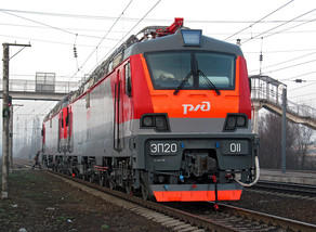 Bakıda relslərin üzərində oynayan uşağı qatar vurub