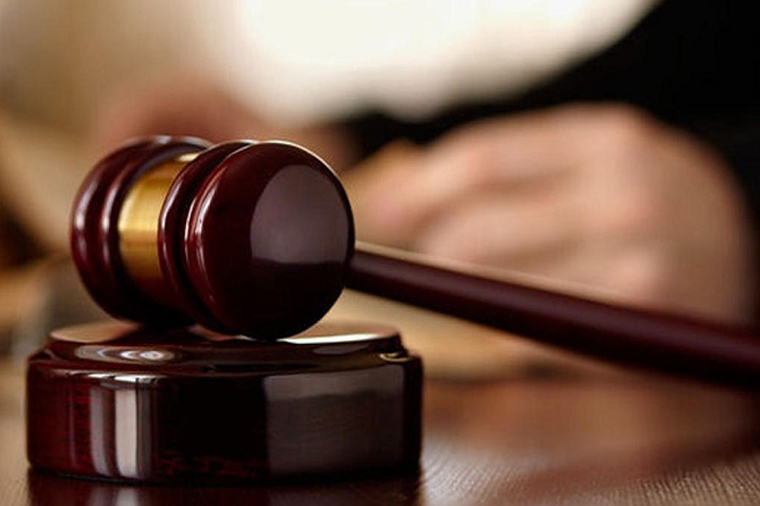 Eldar Mahmudovun əmisi oğlu məhkəmə zalından azadlığa buraxıldı