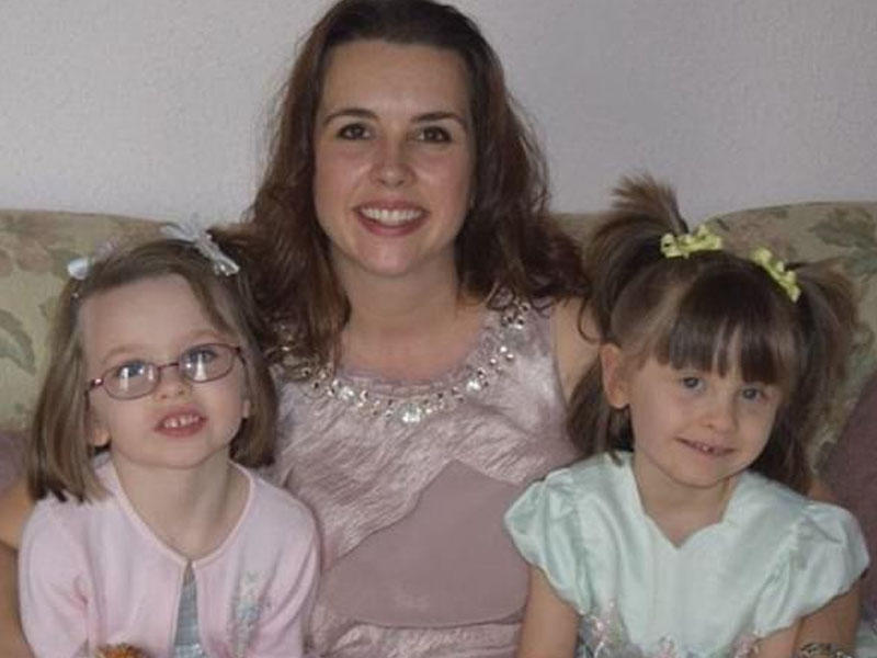 Ana əkiz qızlarını güllələdi, sonra intihar etdi - VİDEO