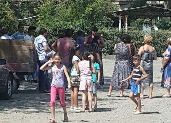 Gəncə sakinləri etiraz edirlər – VİDEO