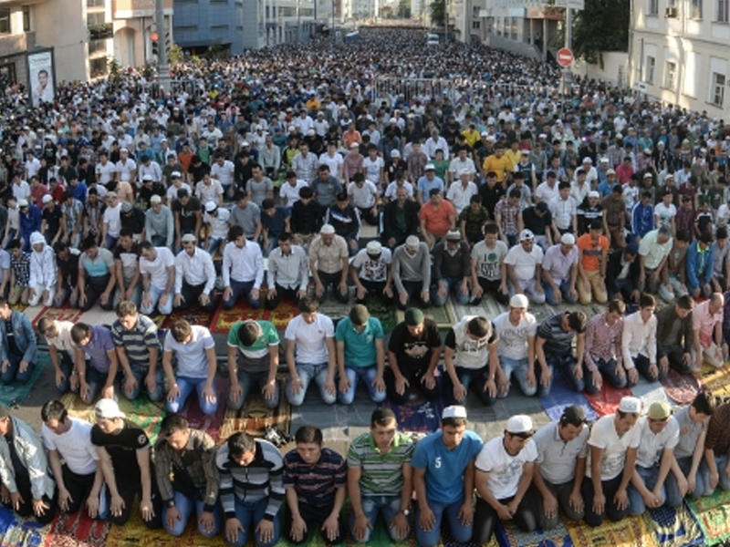 Moskvada 200 mindən çox müsəlman bayram namazı qıldı