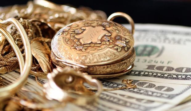 Bakıda evdən külli miqdarda qızıl və pul oğurlanıb