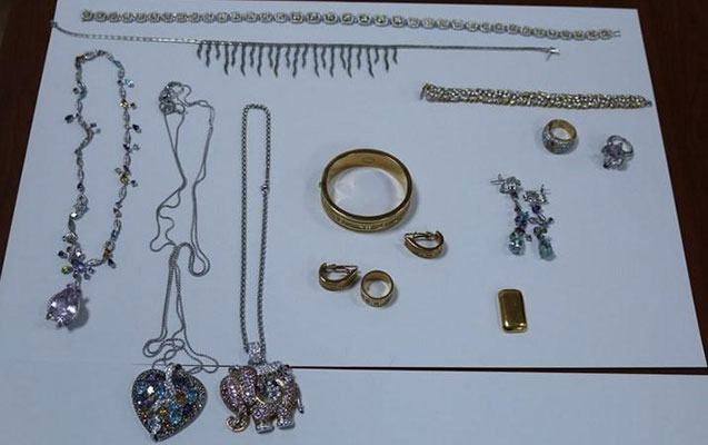 Qayınanasının qızıllarını oğurladı