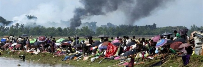 Myanmadan DƏHŞƏTLİ GÖRÜNTÜLƏR: Müsəlmanları bir yerə toplayıb yandırırlar (VİDEO, FOTO)