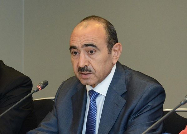 Əli Həsənov: “Washington Post” feyk məlumatlar üzrə ixtisaslaşmış nəşrdir