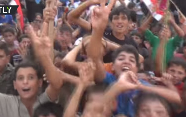 İŞİD-dən xilas olan suriyalı uşaqların sevinci - Video