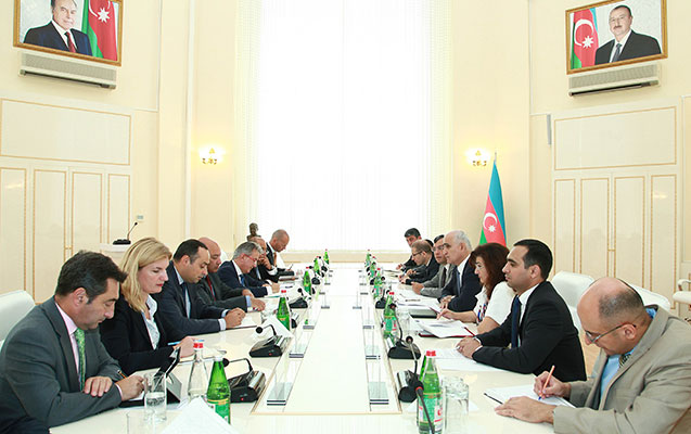 AYİB-in prezidenti Şahin Mustafayevlə görüşüb