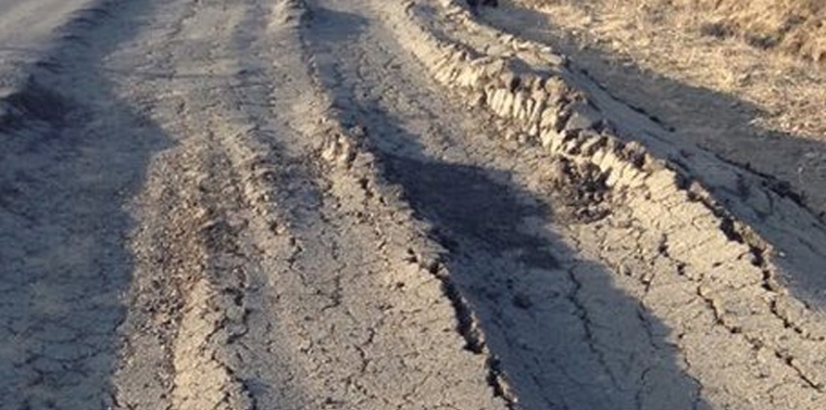 Prezidentin hələ açılışını etmədiyi yol dağıldı… — FOTOLAR