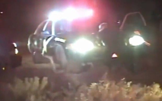 ABŞ-da polis avtomobili qadının üzərinə çıxıb – VİDEO