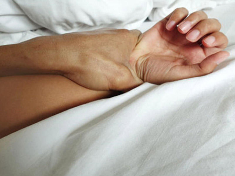 40 nəfər bir qızı zorladı - qeyri-adi təcavüz olayı - FOTO