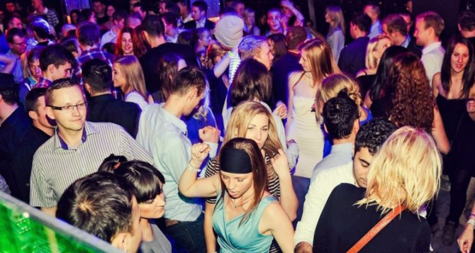 BAKIDA DAHA BİR ŞOK! CİNSİ AZLIQLAR ÜÇÜN KLUB AÇILDI - 