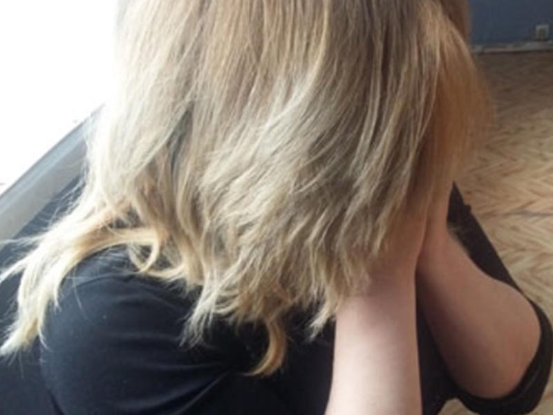 Ərinin dostu ilə yatan qadın biabır oldu - FOTO