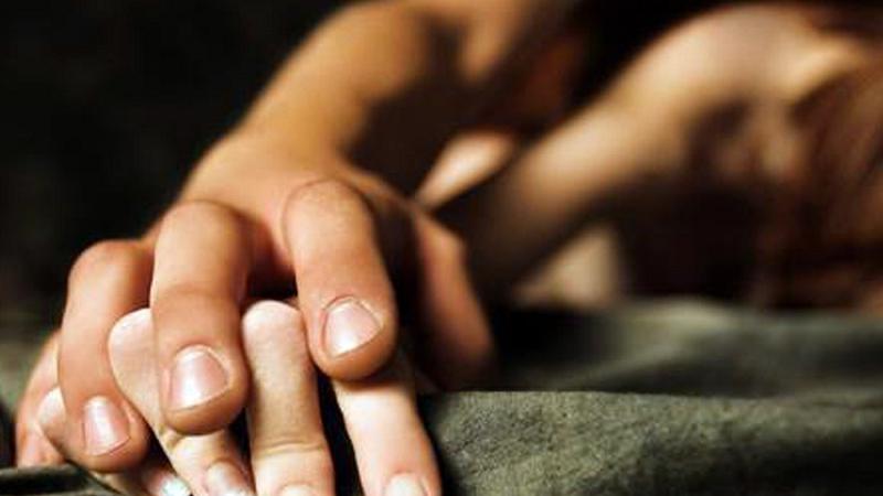 Qadını çılpaq şəkildə yolda sürüyür, növbə ilə cinsi əlaqədə olurlar, sonra... - DƏHŞƏTLİ FAKTLAR