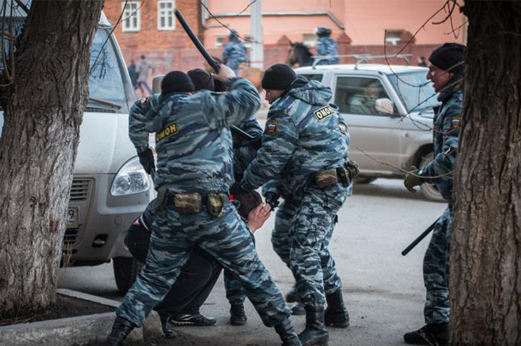 Ramil Canıyevin yas mərasiminə hücum edildi — Çelyabinskdə kriminal aləm