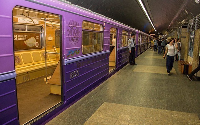 Metroda 2 dəqiqədən bir qatar gələcək