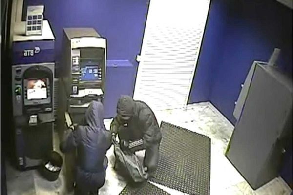 Bankomatdan külli miqdarda pul oğurlanmasının qarşısı alındı – FOTO