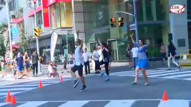 Kanadada küçədə Azərbaycan mahnıları: 