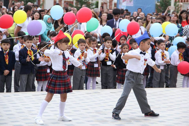 Masazırda orta məktəbdə erməni havası - Şagirdlər 