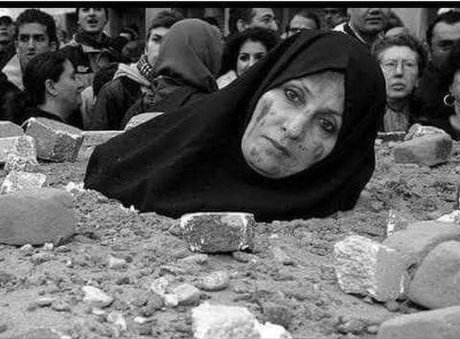 Ərinə xəyanət edən qadını torpağa basdırıb DAŞ-QALAQ ETDİLƏR, morqa aparanda isə... - DƏHŞƏTLİ FOTO