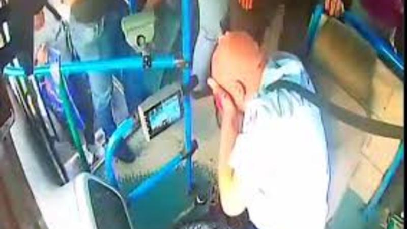 Bakıda daha bir VƏHŞİLİK: Avtobus sürücüsünü qana boyadılar - VİDEO