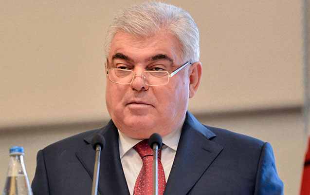 Ziya Məmmədov evini satışa çıxarıb