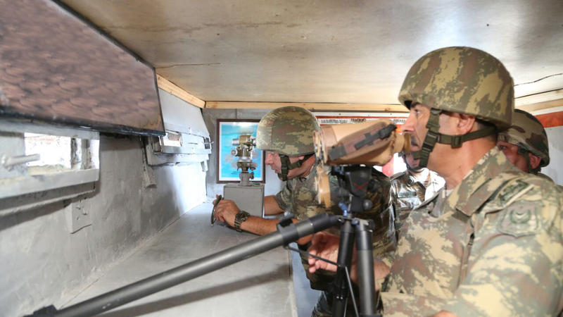 Zakir Həsənov düşmənlə üzbəüz hərbi hissələrdə - FOTOLAR