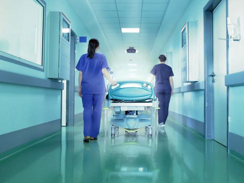 Bakıda orta yaşlı kişi iki nəfər tərəfindən bıçaqlanıb