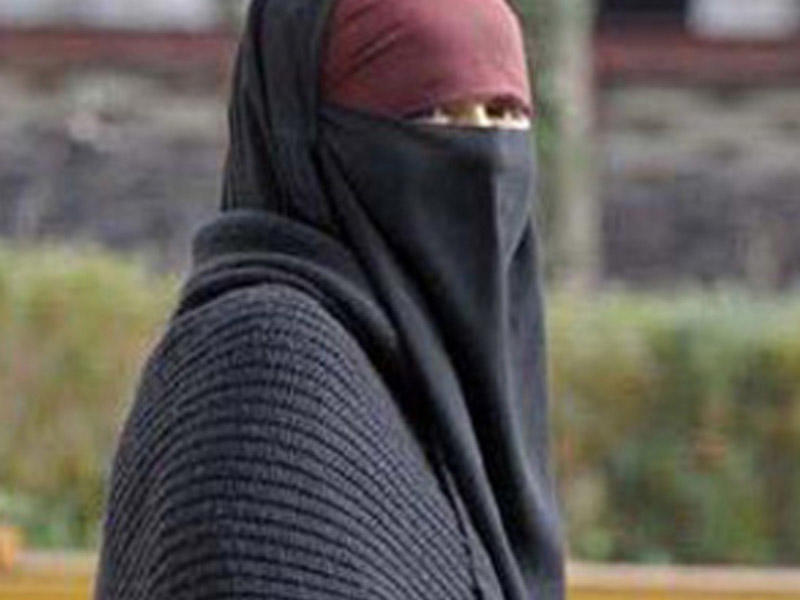 İsveçrədə ictimai yerlərdə üzü gizlətmək qadağan edildi