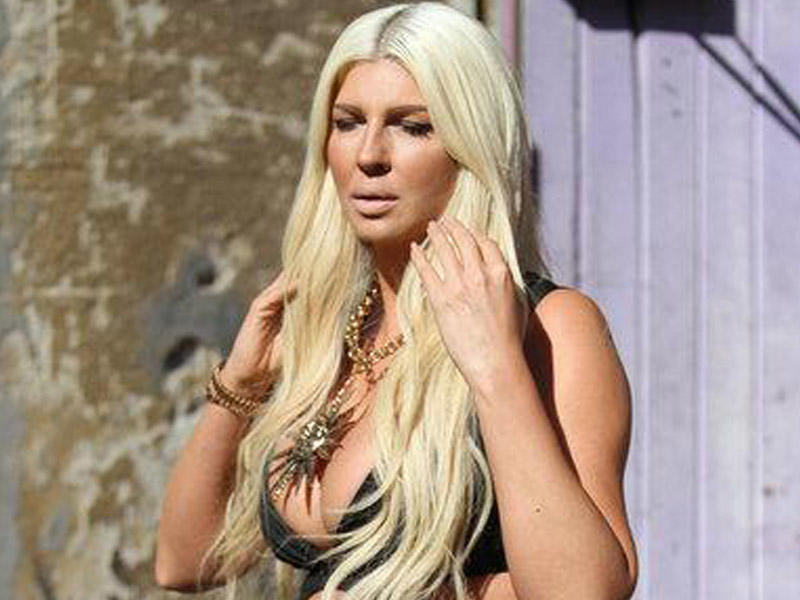 Futbolçunun xanımının biabırçı geyimi - fotolar