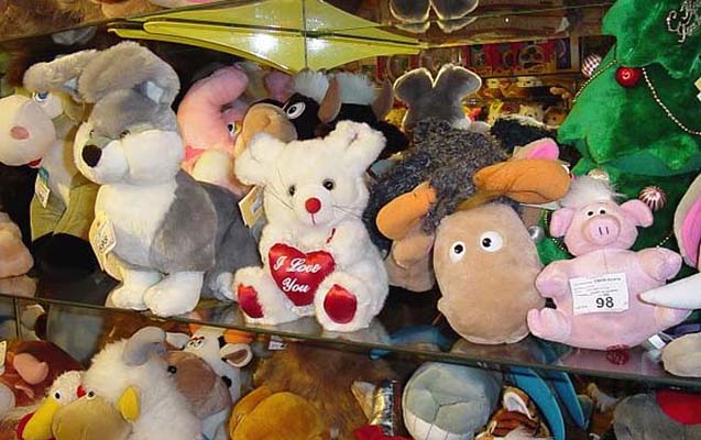 Abşeronda iki kişi 1041 manat dəyərində oyuncaq oğurlayıb