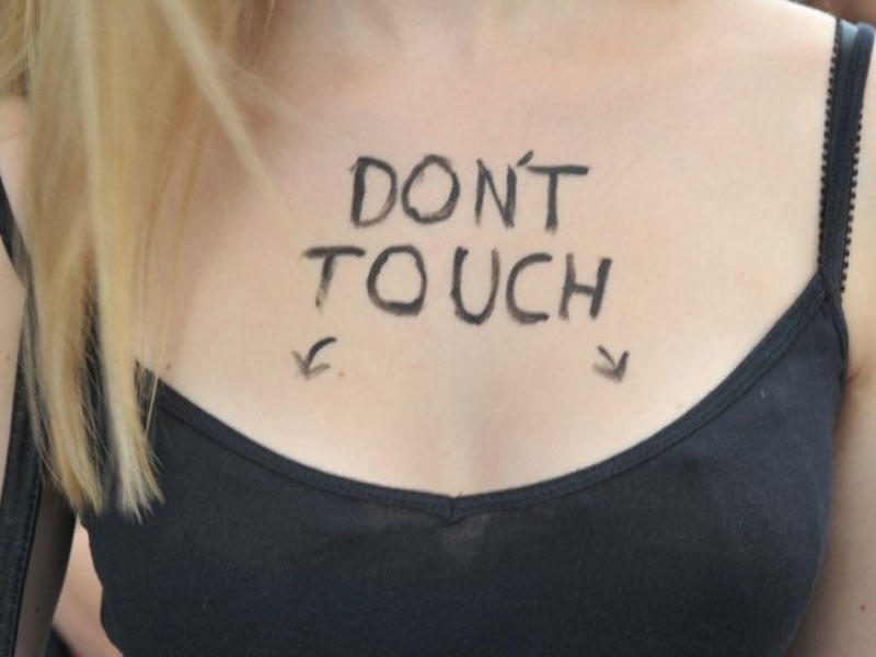 Əfqan qaçqınlar 16 yaşlı qızı vəhşicəsinə zorladılar - FOTO