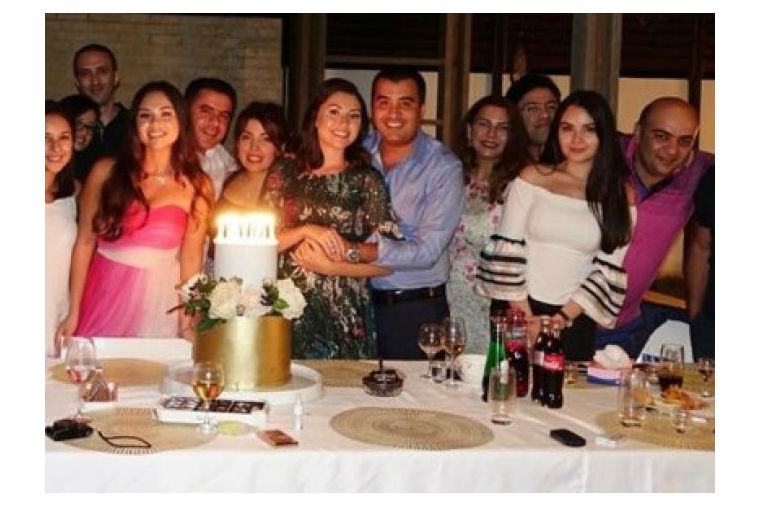 Mərhum nazirin gəlini özünə dəbdəbəli ad günü keçirdi — FOTOLAR