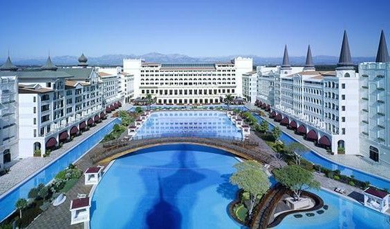 AST Telmanın hotelində böyük qalmaqal