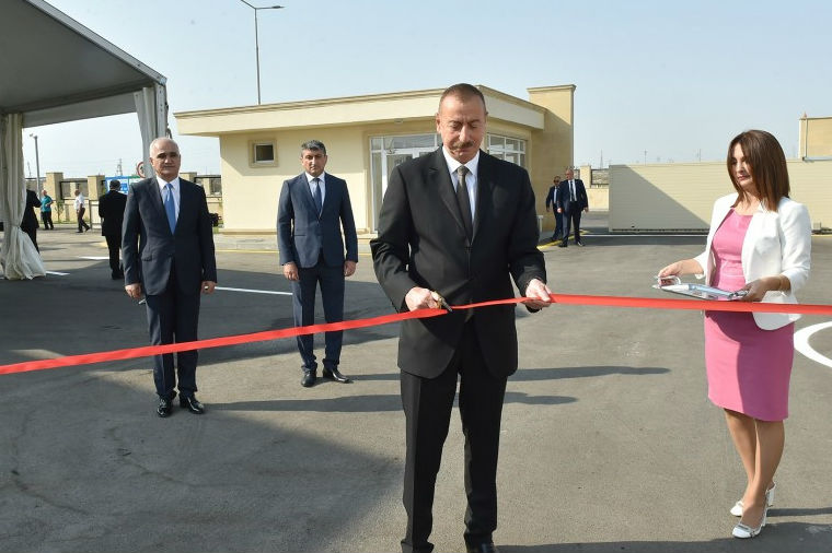 İlham Əliyev Balaxanı Sənaye Parkının açılışında- FOTO