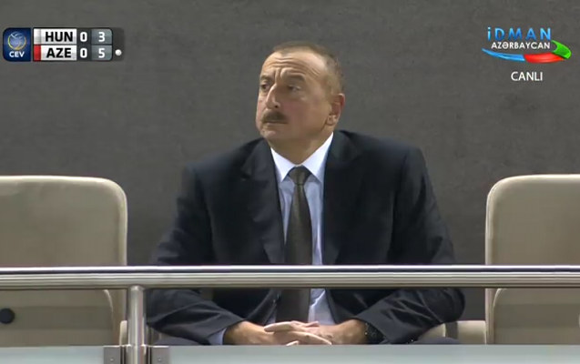 İlham Əliyev voleybol matçında - Foto