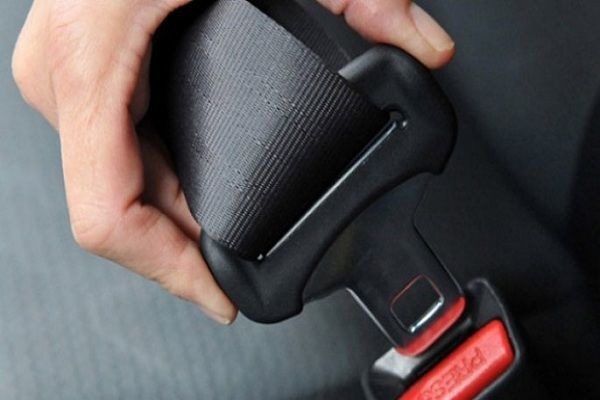 Azərbaycanda sürücülər hansı hallarda təhlükəsizlik kəməri taxmaya bilər