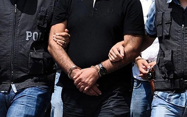 Maşından oğurluq edənlər tutuldu