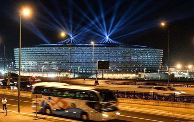 BNA verdiyi vədə əməl etmədi, minlərlə azarkeş yağışda islandı - Video